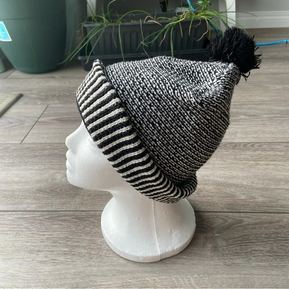 Vintage Country  by Parkhurst Made in Canada Cotton Blend Knitted Pom Pom Beanie